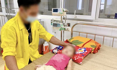 Bắc Giang: Bé 22 tháng tuổi ngừng thở, toàn thân bất động do bị mắc kẹt trong xe ô tô