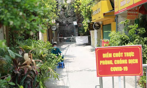 Hà Nội yêu cầu người dân chỉ ra ngoài khi cần thiết, tạm dừng tổ chức đám cưới và không tụ tập quá 5 người