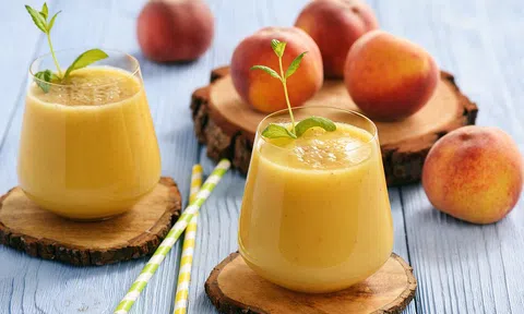 Chế biến ngay một ly sinh tố đào chua chua ngọt ngọt hấp dẫn lại vô cùng đơn giản
