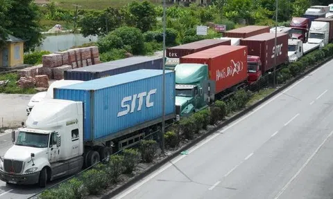 Chính thức bỏ "giấy thông hành" với tài xế xe chở hàng ở 19 tỉnh thành áp dụng Chỉ thị 16