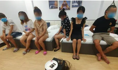 Bắt quả tang nhóm học sinh thuê nhà nghỉ "mở tiệc" ma túy