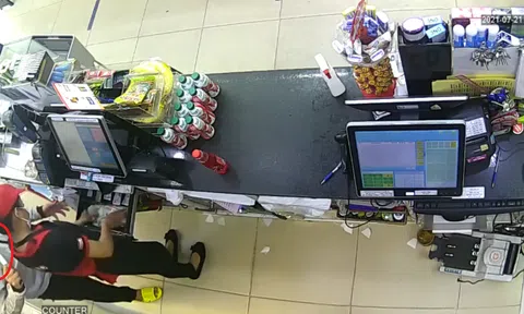 Trích xuất camera, truy tìm kẻ kề dao vào cổ nhân viên cửa hàng tiện lợi cướp hơn 9 triệu đồng