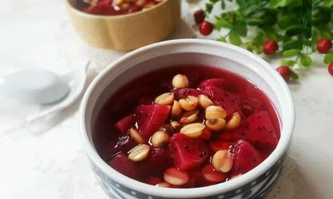 Chè thanh long đỏ hạt sen, thơm ngọt mát lạnh lại chế biến siêu nhanh