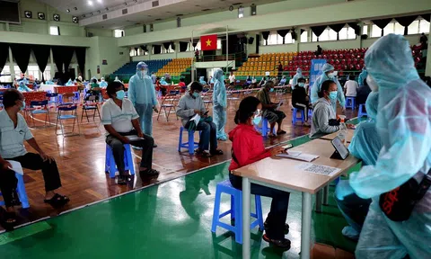 TP.HCM tiêm vắc xin phòng COVID-19 đợt 5: Ưu tiên người trên 65 tuổi