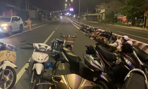 Công an vây bắt nhóm "quái xế" tụ tập đua xe, náo loạn đường phố Phan Thiết