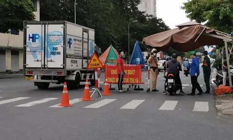 TP.HCM ra công văn khẩn, yêu cầu xử lý nghiêm người vi phạm phòng, chống dịch tại khu phong tỏa