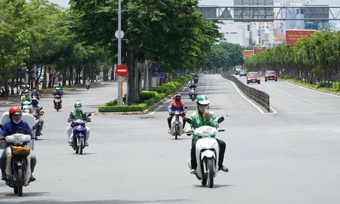 Hà Nội lập danh sách, cho phép 700 shipper được giao hàng trong thời gian giãn cách