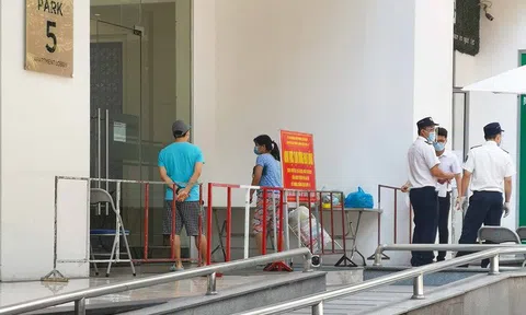 Hà Nội: Tạm phong tỏa tòa Park 5 Times City do có 2 ca nghi mắc COVID-19