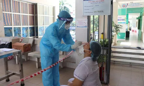 Trưa 29/7, Hà Nội thêm 26 ca dương tính COVID-19, trong đó có 1 ca là nhân viên cây xăng