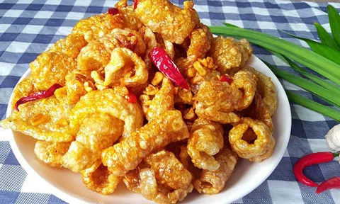Bì heo chiên giòn tẩm mắm ớt, món ăn vặt xuẩt sắc cho hội chị em phụ nữ
