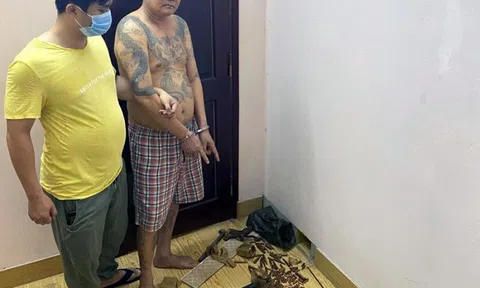 Bắt ổ nhóm đánh bạc, thu giữ súng K54 và hàng trăm viên đạn