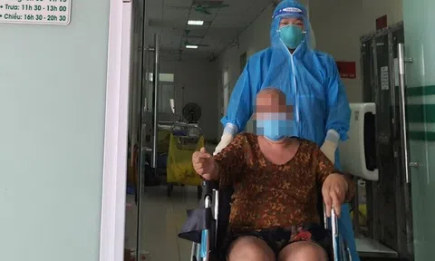 Bệnh nhân COVID-19 nguy kịch đã khỏi sau gần 1 tháng điều trị