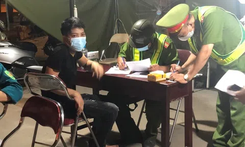 Hà Nội tiếp tục xử phạt 877 trường hợp vi phạm quy định phòng, chống dịch