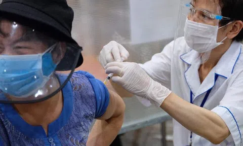 Bộ Y tế: Tăng gần 700.000 liều vắc xin phòng COVID-19 cho Hà Nội