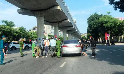 Tạm giữ shipper 'thông chốt' kiểm soát COVID-19, tông trọng thương CSGT