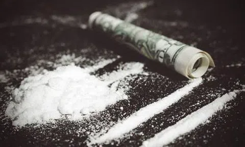 Bắt Long ‘thổ dân’ - chủ chuỗi nhà hàng, quán bar vì tàng trữ ma túy trái phép