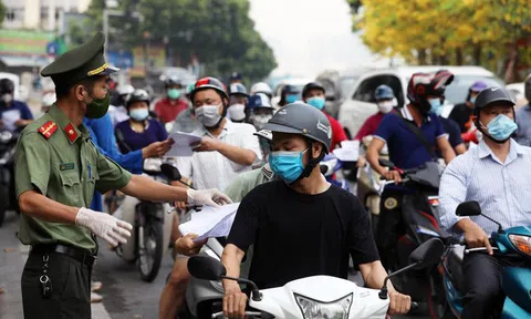 Hà Nội sẽ điều chỉnh việc kiểm tra giấy đi đường đúng mục đích, đối tượng