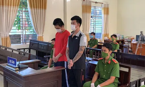 Thanh niên xăm trổ trốn khai báo y tế, cầm dao tấn công CSGT lãnh án tù