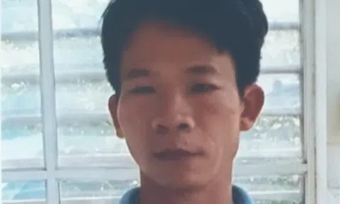 Khởi tố F0 trèo rào bỏ trốn khỏi khu điều trị, kêu gọi người cho đi nhờ xe liên hệ y tế