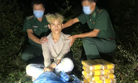 Giăng lưới, bắt quả tang thanh niên 10X vận chuyển 60.000 viên ma túy