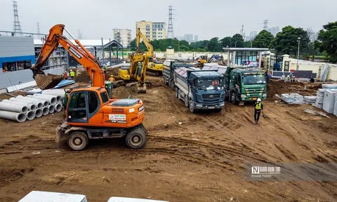 Cận cảnh bệnh viện dã chiến lớn nhất Hà Nội sau 20 ngày thi công