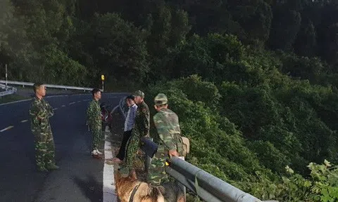 Truy bắt đối tượng dùng dao đâm chết hàng xóm