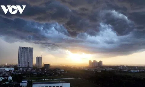 Dự báo thời tiết 16/8: Bắc bộ mưa rào và dông, Trung bộ nắng nóng gay gắt