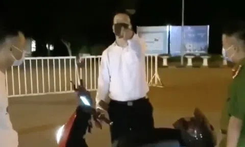 Xác định danh tính người đàn ông tự xưng 'tiến sĩ, làm ở VTV', lăng mạ cán bộ chốt kiểm dịch