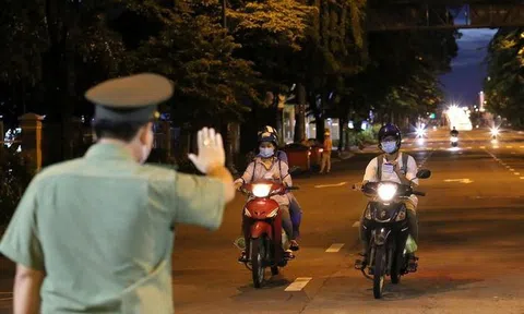 TP.HCM giãn cách theo Chỉ thị 16 đến 15/9, theo nguyên tắc 'ai ở đâu thì ở đó'