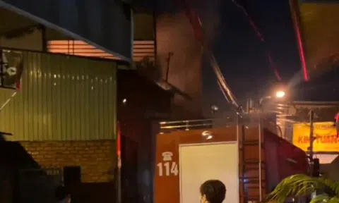 Thêm 2 người tử vong trong vụ cháy tiệm tạp hỏa ở Bình Dương