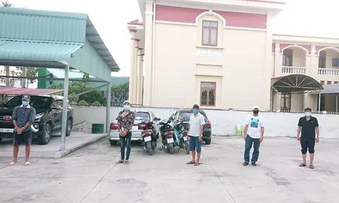 Nhóm thanh niên đánh bạc trong thời gian giãn cách xã hội bị phạt 105 triệu đồng