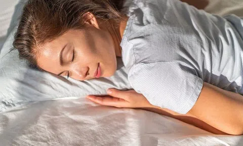Vì sao nằm sấp giúp F0 đỡ khó thở và nằm sấp thế nào mới đúng?