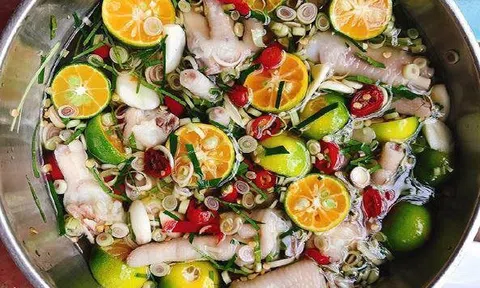 Bí quyết làm chân gà ngâm sả tắc chua ngọt giòn ngon