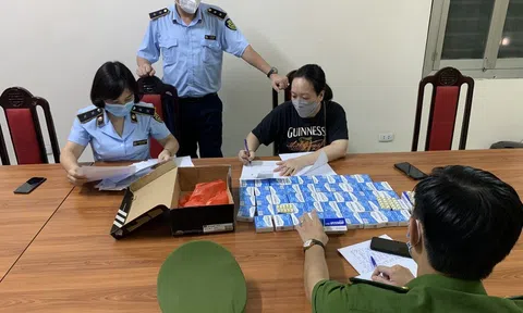 Hà Nội: Thu giữ lô thuốc tân dược "điều trị Covid-19" không rõ nguồn gốc