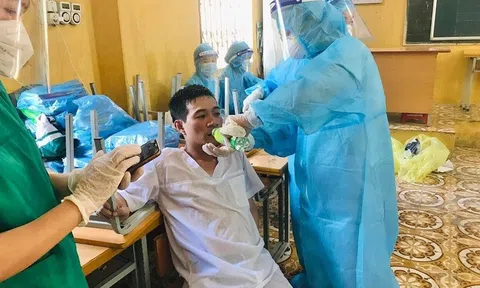 Cần chính sách hỗ trợ nhân viên y tế tham gia chống dịch Covid-19