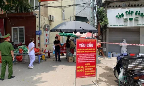 Hà Nội: 20h tối 1/9, di dời người dân ra khỏi "ổ dịch" Thanh Xuân Trung