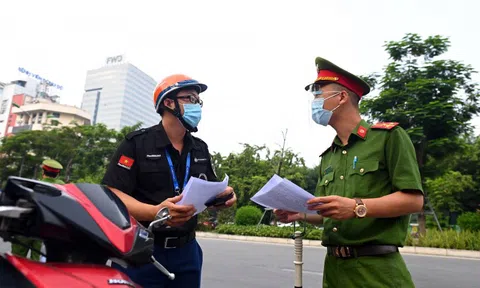 Hà Nội: Thông tin chi tiết về 6 nhóm đối tượng được cấp giấy đi đường