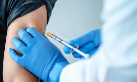 Không có phản ứng phụ sau tiêm thì vắc-xin Covid-19 có hiệu quả không?
