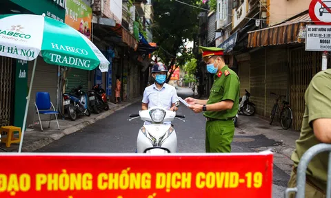 Hà Nội: Chưa xử phạt người không có giấy đi đường mẫu mới trong ngày 6 - 7/9