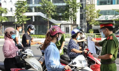 Hà Nội đề nghị bộ Y tế hướng dẫn cụ thể việc đi lại với người tiêm đủ 2 mũi vaccine