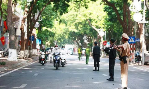 Từ 8/9, người dân phải có giấy đi đường mẫu mới, xử lý nghiêm các trường hợp vi phạm