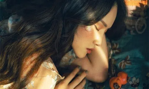 Đàn bà hiện đại giữ sắc không cần giữ đàn ông, tối ngủ lau son chứ đừng lau nước mắt