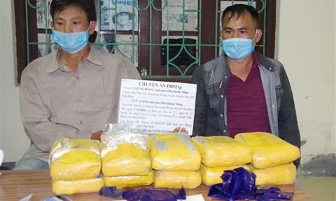 Bắt quả tang hai đối tượng vận chuyển 60.000 viên ma túy tổng hợp