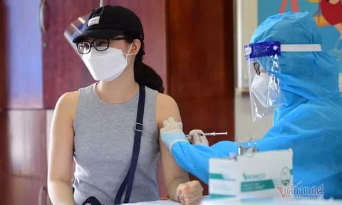 TP.HCM muốn rút ngắn thời gian tiêm mũi 2 vắc xin AstraZeneca