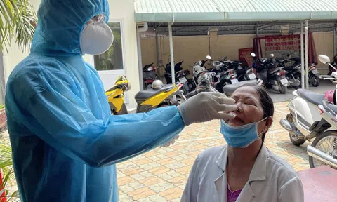 TP.HCM thay đổi chiến lược xét nghiệm Covid-19, test nhanh kháng nguyên cho các vùng nguy cơ