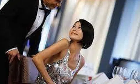 Sống cùng nhà nhưng tâm hồn và thể xác chồng dành cho người tình thì có nên níu kéo?