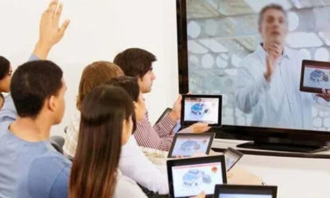 Loạt vụ việc gây tranh cãi về cách ứng xử của giảng viên