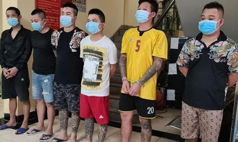 Hà Nội: Phá ổ tín dụng đen chuyên viết cáo phó khủng bố con nợ