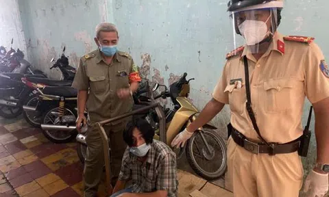 Cảnh sát truy đuổi, bắt nóng tên cướp táo tợn tại trung tâm TP.HCM