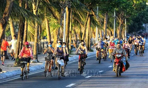 Ngày mai (28/9), Hà Nội cho phép người dân thể dục ngoài trời, trung tâm thương mại được mở cửa trở lại